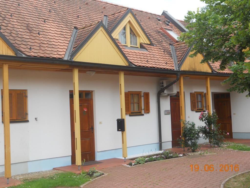 Apartment Nagelj Moravske-Toplice Exteriör bild